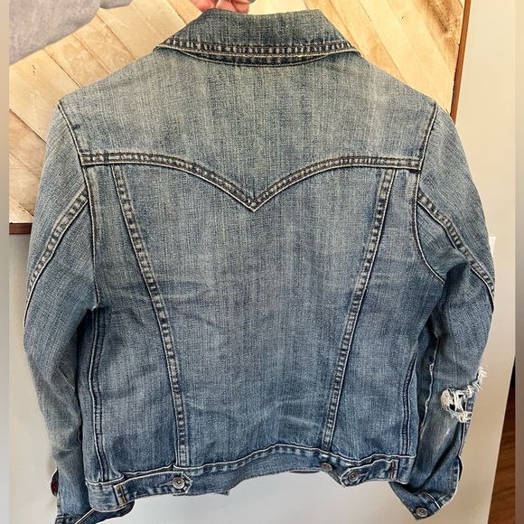 Gap 1989 Limited Edition Women’s Distressed Denim Trucker Jacket Medium Wash - Picture 5 of 5